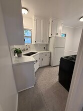 114 1/2 N Pass Ave, Unit Pass in Burbank, CA - Building Photo - Building Photo