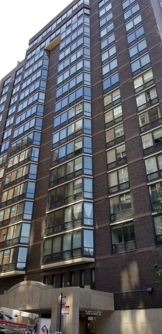 property at 21 W Goethe St