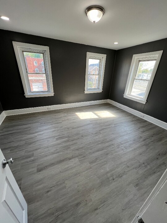 207 MacDade Blvd-Unit -Unit 2 in Collingdale, PA - Building Photo