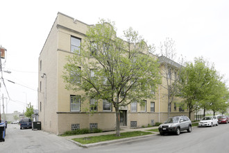 2900 N Francisco Ave in Chicago, IL - Building Photo - Building Photo