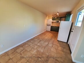 9936 Oak St in Penngrove, CA - Building Photo - Building Photo