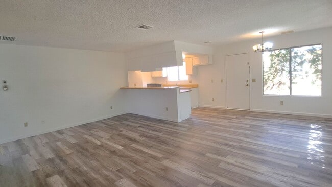 6228 Daisy Ave in Twentynine Palms, CA - Building Photo - Building Photo