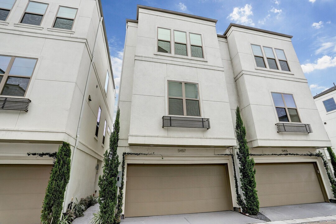 5457 Larkin St in Houston, TX - Building Photo