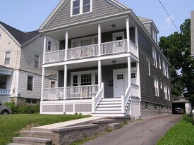 1033 Westcott St in Syracuse, NY - Building Photo