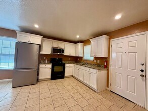 3107 W Travis St in San Antonio, TX - Building Photo - Building Photo