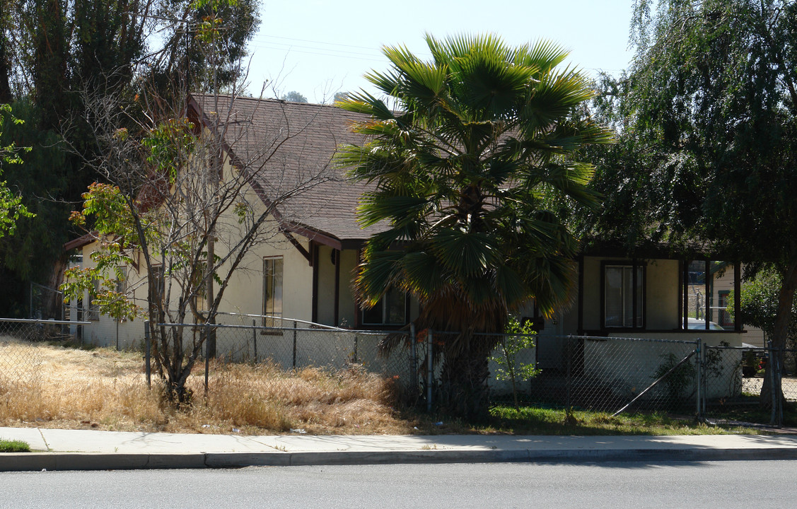 260 N Main St in Lake Elsinore, CA - Foto de edificio