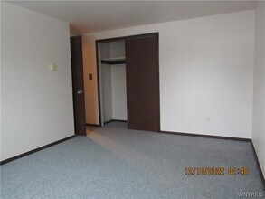 837 Beach Rd in Angola, NY - Building Photo - Building Photo