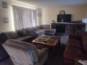 1950 Spahn Ln in Placentia, CA - Building Photo - Building Photo