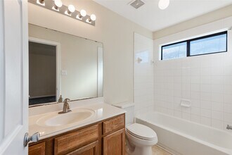 10241 Azalea Village Dr in Houston, TX - Building Photo - Building Photo