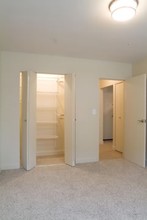 Nesle In Apartments in Minneapolis, MN - Building Photo - Interior Photo