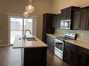 1259 5th St NW in West Fargo, ND - Building Photo - Building Photo