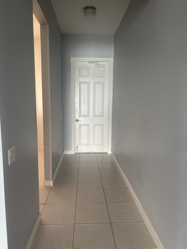 31 Harbour Isle Dr W in Fort Pierce, FL - Building Photo - Building Photo
