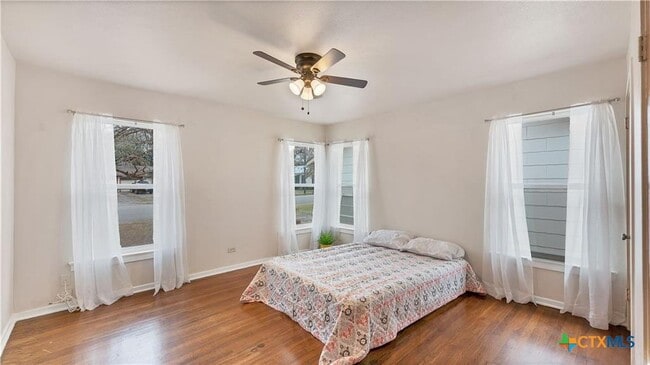 property at 838 W Coll St