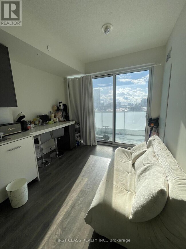 188 Fairview Mall Dr in Toronto, ON - Building Photo - Building Photo