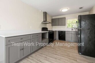 1641 Falmouth St in Charleston, SC - Building Photo - Building Photo