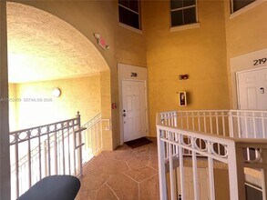 8814 W Flagler St in Miami, FL - Building Photo - Building Photo