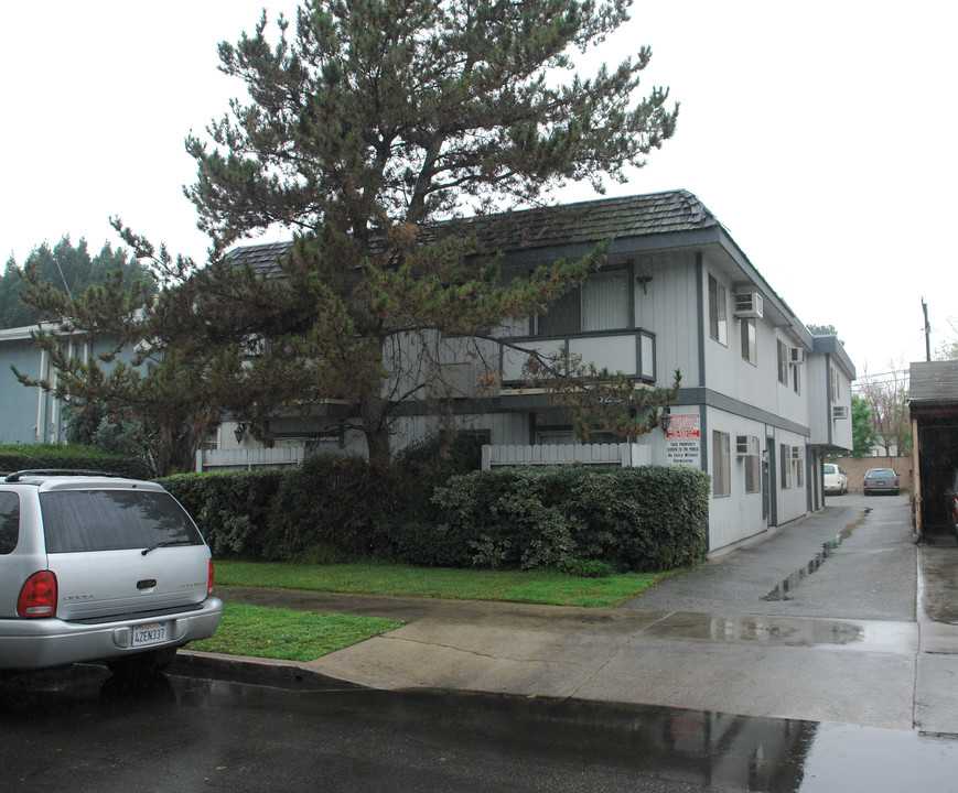 Satsuma Apartments in North Hollywood, CA - Foto de edificio