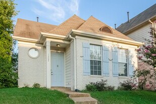 1262 Carlton Ridge Dr in Cordova, TN - Building Photo