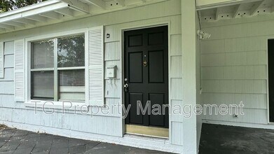 804 La Marche Dr in Jacksonville, FL - Building Photo - Building Photo