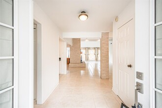 1382 Beaujolais Ln in Houston, TX - Building Photo - Building Photo
