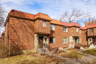 4599 Coolbrook Av in Montréal, QC - Building Photo
