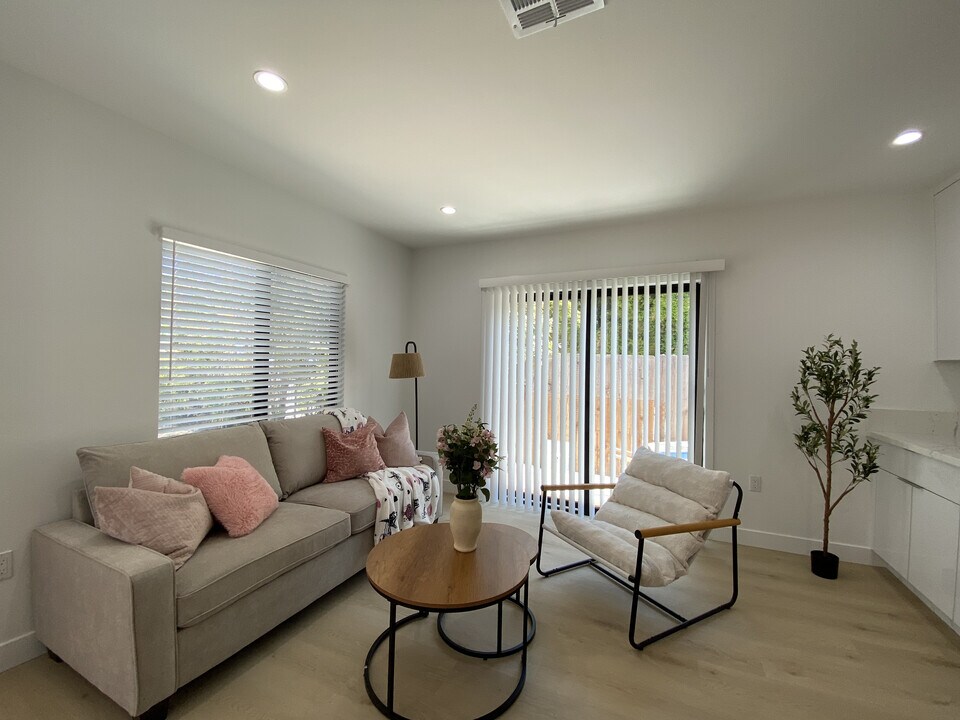 1922 11th St, Unit 2B2B in Santa Monica, CA - Foto de edificio
