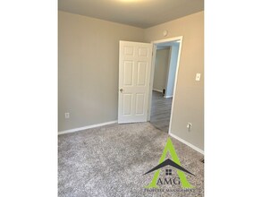 2410 Indianapolis Ave in Indianapolis, IN - Building Photo - Building Photo