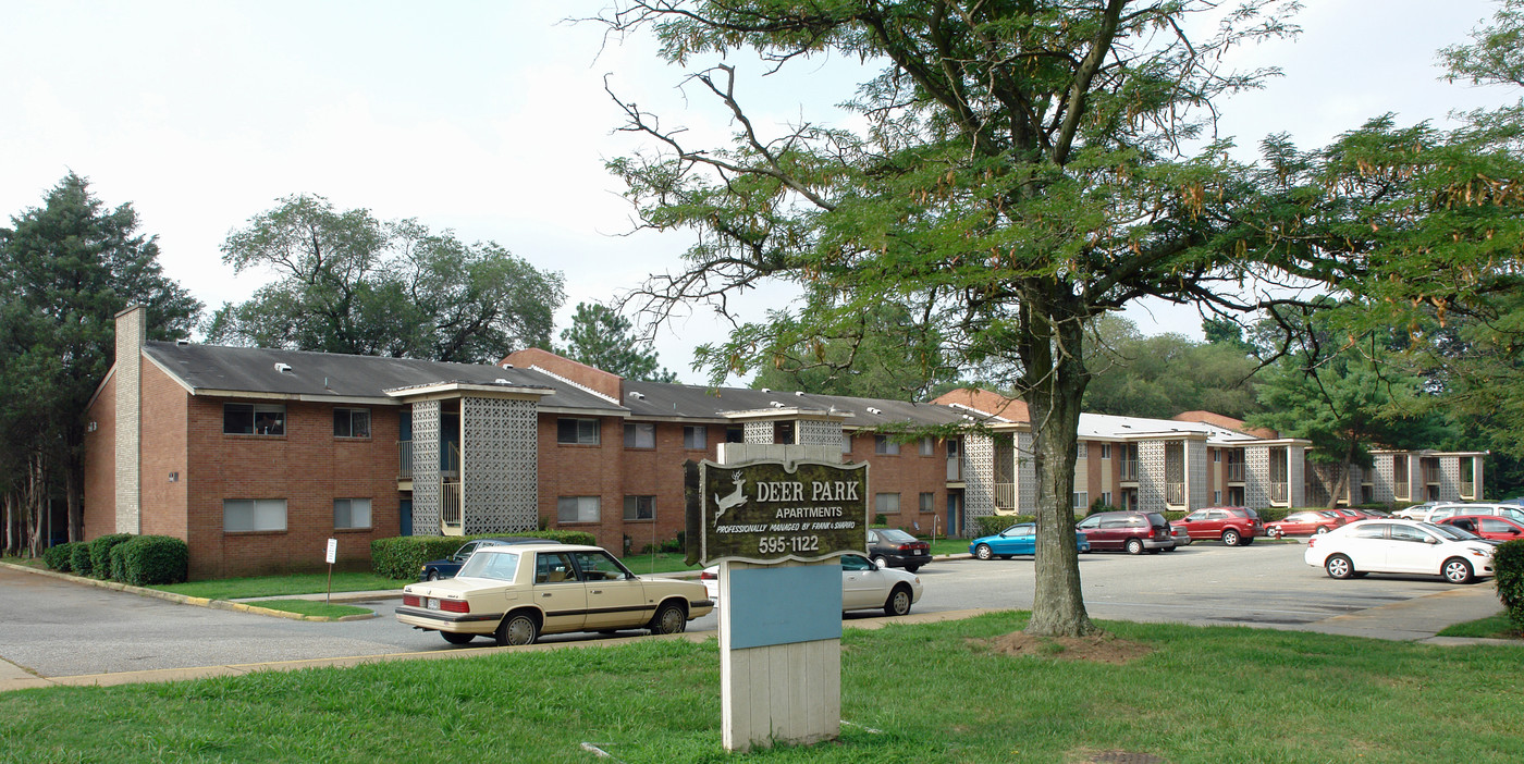 Deer Park Apartments in Newport News, VA - Building Photo