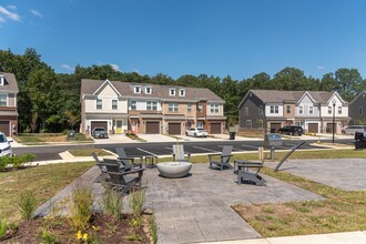 Brookestone in Waldorf, MD - Foto de edificio - Building Photo