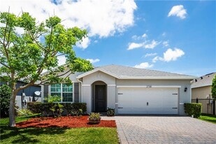 2730 NE Breezeway Cir in Ocean Breeze, FL - Building Photo