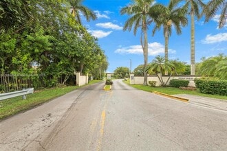 28151 SW 142nd Ct in Homestead, FL - Building Photo - Building Photo