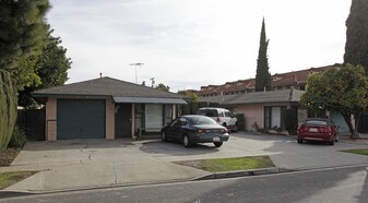 5772-5782 Fullerton Ave in Buena Park, CA - Building Photo