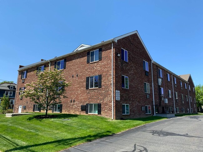 Park Hill Apartments in Prospect Park, PA - Building Photo - Building Photo