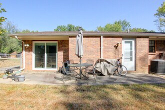 554 Roselawn Dr in Clarksville, TN - Building Photo - Building Photo