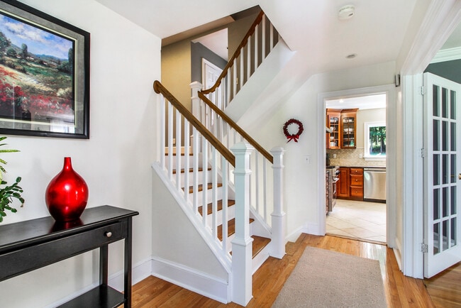 25 Tamarack Way in Pleasantville, NY - Building Photo - Building Photo