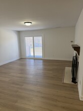 9621 Merrillville Rd, Unit 201 in Crown Point, IN - Foto de edificio - Building Photo