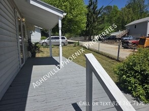 13 Rosscraggon Dr in Asheville, NC - Building Photo - Building Photo