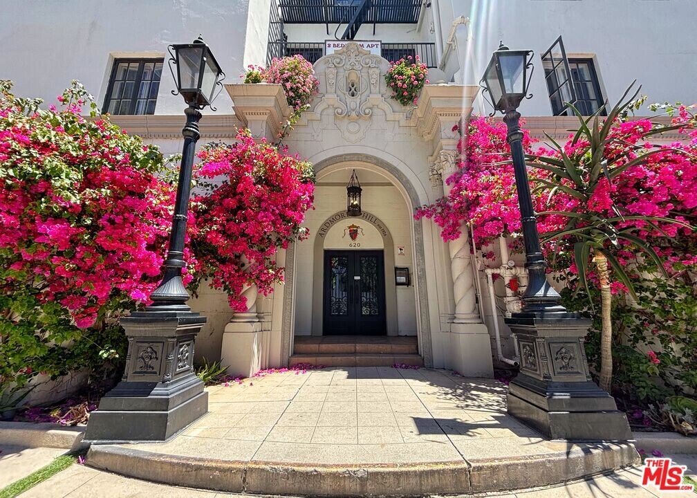 620 S Ardmore Ave in Los Angeles, CA - Foto de edificio