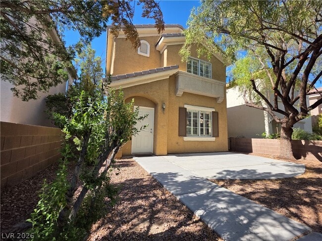 property at 10021 Via Toro Ave
