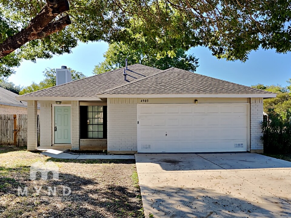 4903 Pecan Estates in San Antonio, TX - Building Photo