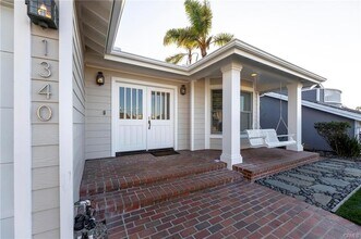1340 1st St in Manhattan Beach, CA - Foto de edificio - Building Photo