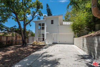 1909 Normandie Ave in Los Angeles, CA - Building Photo - Building Photo