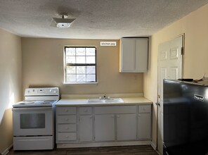 7908 Siskin Ave in Jacksonville, FL - Building Photo - Building Photo