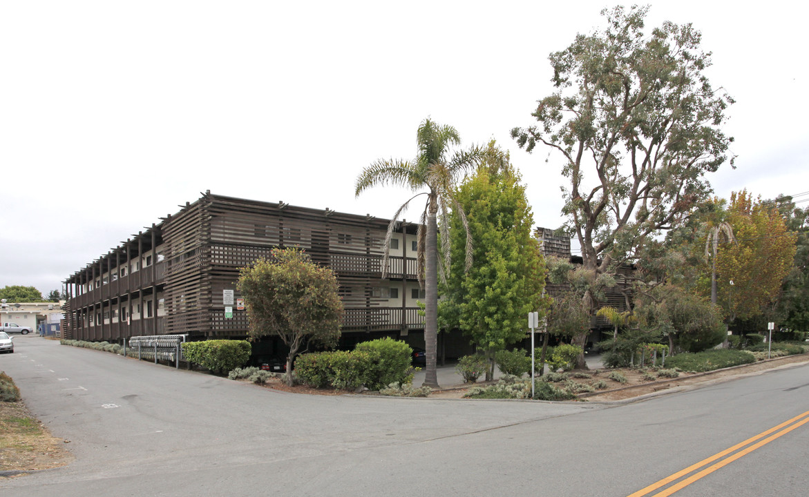 Corcoran Gardens Apartments in Santa Cruz, CA - Foto de edificio