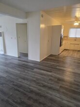 427 Avenue G Ave, Unit 8 in Redondo Beach, CA - Building Photo - Building Photo