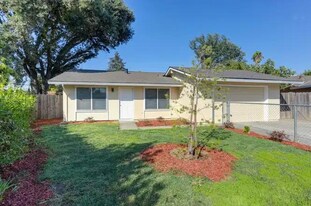 5800 Mascot Ave in Sacramento, CA - Building Photo