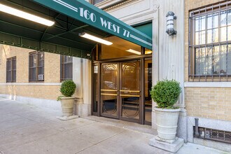 160 W 77th St in New York, NY - Building Photo - Building Photo
