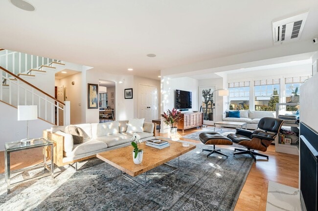 property at 903 Lakeside Ave S