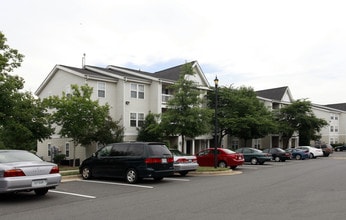 Acclaim at Ashburn in Ashburn, VA - Foto de edificio - Building Photo