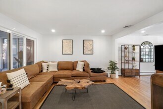 14 Michael Way in Cambridge, MA - Building Photo - Building Photo